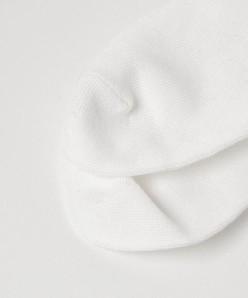 WEGO（ウィゴー）の「WEGO/ポンポンソックス（ソックス/靴下・レディース・ホワイト/ライトパープル/ライトピンク/ブラック・FREE）」の6枚目の写真