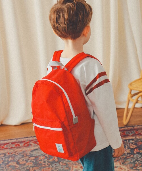 こども ビームス（コドモビームス）の「キッズ バックパック（バックパック/リュック・キッズ・ピンク/ライム/イエロー/オレンジ/ブルー/ピンク系その他/ブルー系その他/カモフラージュ/レッド/パープル/その他2/ライトピンク/その他1/ネイビー/ブラウン系その他3/レッド系その他5/イエロー系その他5/オレンジ系その他/その他4/ケリーグリーン/レッド系その他2/ベージュ/ブルー系その他3/インディゴブルー/その他5/パープル系その他7・MEDIUM）」の19枚目の写真