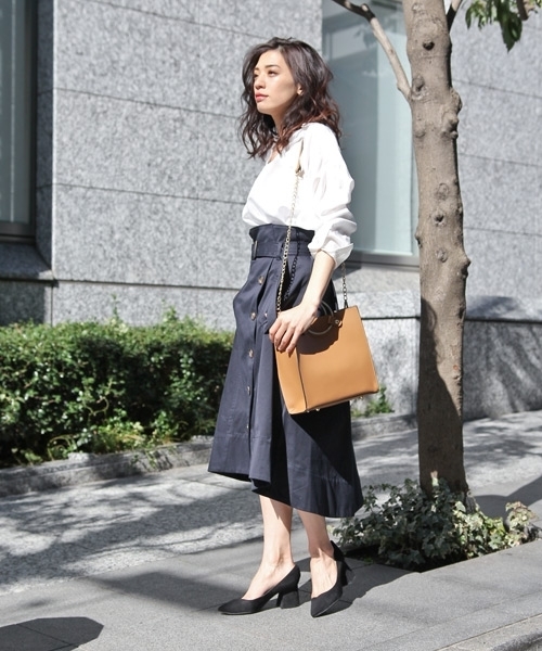 laboratory work（ラボラトリーワーク）の「イレヘムトレンチスカート（スカート・レディース・ベージュ/ネイビー・MEDIUM）」の6枚目の写真