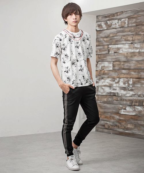 MinoriTY（マイノリティ）の「総柄Ｔシャツ（Tシャツ/カットソー・メンズ・ホワイト系その他/ブラック系その他/ホワイト系その他2/ブラック系その他2/ホワイト系その他3/ベージュ系その他/ホワイト系その他4/ブルー系その他・M/L）」の12枚目の写真