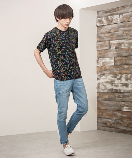 MinoriTY（マイノリティ）の「総柄Ｔシャツ（Tシャツ/カットソー・メンズ・ホワイト系その他/ブラック系その他/ホワイト系その他2/ブラック系その他2/ホワイト系その他3/ベージュ系その他/ホワイト系その他4/ブルー系その他・M/L）」の14枚目の写真