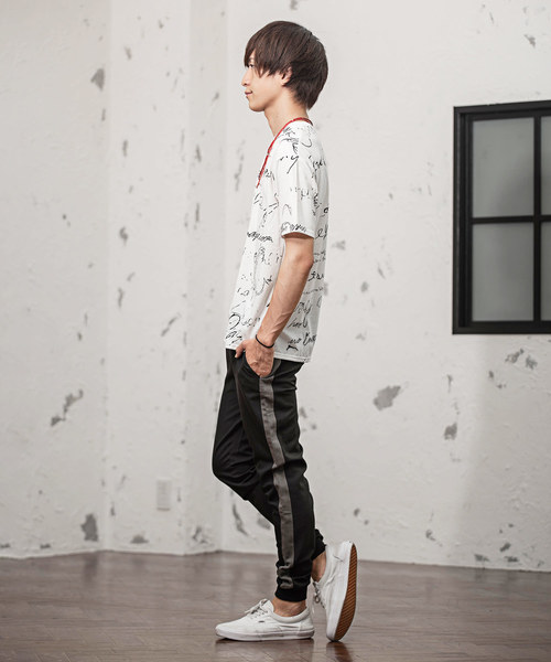 MinoriTY（マイノリティ）の「総柄Ｔシャツ（Tシャツ/カットソー・メンズ・ホワイト系その他/ブラック系その他/ホワイト系その他2/ブラック系その他2/ホワイト系その他3/ベージュ系その他/ホワイト系その他4/ブルー系その他・M/L）」の17枚目の写真