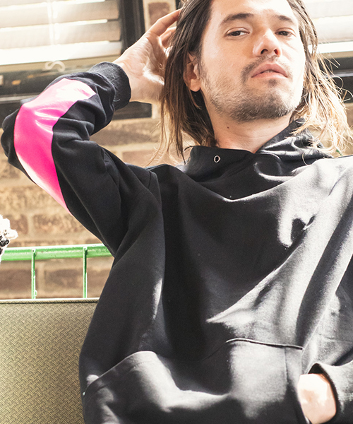 CAMBIO（カンビオ）の「mpa1956-Relax Fit Neon Line Parka パーカー（パーカー・メンズ・ブラック×ピンク/グレー系その他/ベージュ系その他・M/L）」の4枚目の写真