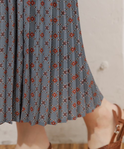 natural couture（ナチュラルクチュール）の「アンティークデシンプリーツスカート（スカート・レディース・ブラック/サックスブルー/アイボリー/モカ/ブルー系その他/グレイッシュベージュ・FREE）」の16枚目の写真