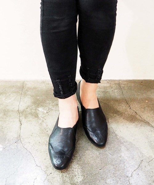 cava cava（サヴァサヴァ）の「〈cava cava（サヴァサヴァ）〉フラットシューズ（パンプス・レディース・ブラック/ブラウン/グレー・22.5cm/23.5cm/24.5cm/23.0cm/24.0cm）」の2枚目の写真