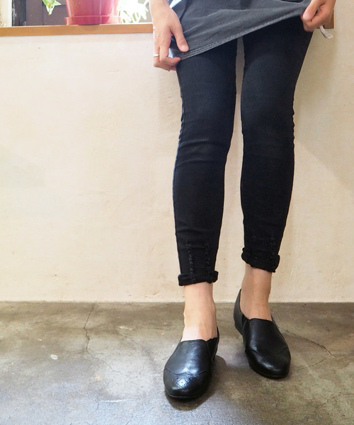 cava cava（サヴァサヴァ）の「〈cava cava（サヴァサヴァ）〉フラットシューズ（パンプス・レディース・ブラック/ブラウン/グレー・22.5cm/23.5cm/24.5cm/23.0cm/24.0cm）」の7枚目の写真