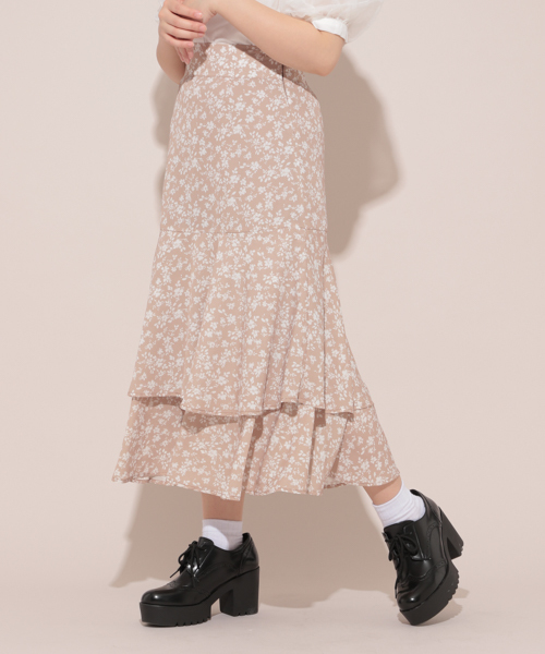 apres jour(アプレジュール)の「2段フリルロングスカート【ZOZOTOWN限定アイテム】(スカート・レディース・オレンジ/ライトグリーン/その他/ブラック/ベージュ/オフホワイト・フリー)」の3枚目の写真