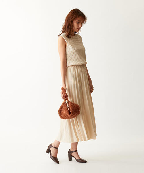 EMMEL REFINES（エメルリファインズ）の「〔ハンドウォッシャブル〕FC HW プリーツライク ノースリーブワンピース（ワンピース・レディース・ベージュ/ナチュラル・FREE）」の9枚目の写真