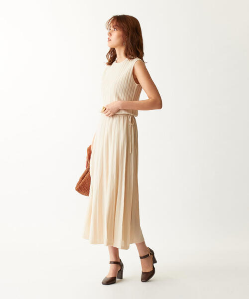 EMMEL REFINES（エメルリファインズ）の「〔ハンドウォッシャブル〕FC HW プリーツライク ノースリーブワンピース（ワンピース・レディース・ベージュ/ナチュラル・FREE）」の5枚目の写真