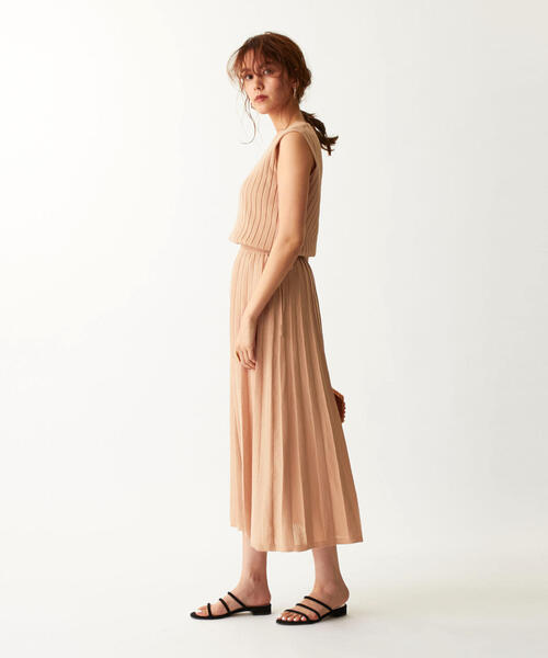EMMEL REFINES（エメルリファインズ）の「〔ハンドウォッシャブル〕FC HW プリーツライク ノースリーブワンピース（ワンピース・レディース・ベージュ/ナチュラル・FREE）」の7枚目の写真