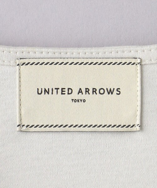 UNITED ARROWS(ユナイテッドアローズ)の「UBCB C DOUBLE Vネック Tシャツ ②(Tシャツ/カットソー・レディース・ホワイト/ライトグレー/ブラック・FREE)」の16枚目の写真