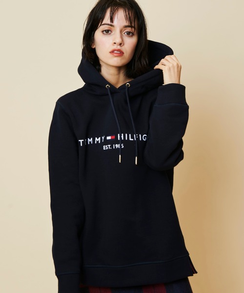 TOMMY HILFIGER(トミーヒルフィガー)の「ベーシック ロゴ パーカー(パーカー・レディース・ホワイト/ネイビー/ピンク/グレー/ブラック/パープル/イエロー/ピンク系その他/ブルー系その他/グレー系その他/ピンク系その他2/ホワイト系その他・SMALL/MEDIUM/X-SMALL/LARGE)」の6枚目の写真