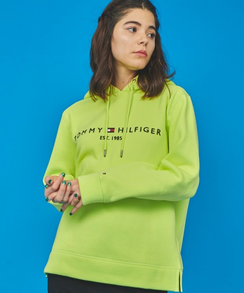 TOMMY HILFIGER(トミーヒルフィガー)の「【定番】ベーシック ロゴ パーカー(パーカー)」|イエロー