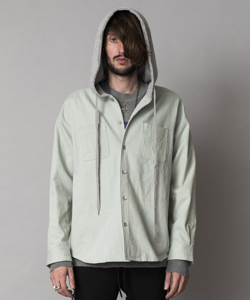 NO ID.(ノーアイディ)の「【NO ID.】Hooded Denim Big Shirt / フード 付 デニム ビッグ シャツ(シャツ/ブラウス・メンズ・ブラック/ライトブルー/インディゴブルー・ONE SIZE)」の2枚目の写真
