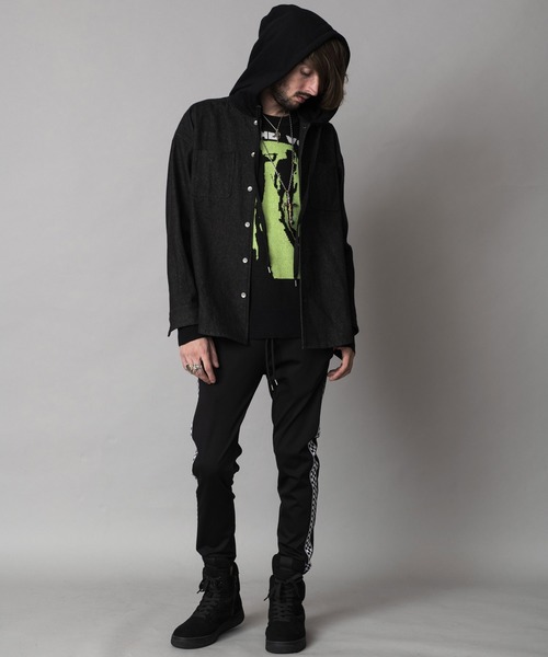 NO ID.(ノーアイディ)の「【NO ID.】Hooded Denim Big Shirt / フード 付 デニム ビッグ シャツ(シャツ/ブラウス・メンズ・ブラック/ライトブルー/インディゴブルー・ONE SIZE)」の6枚目の写真