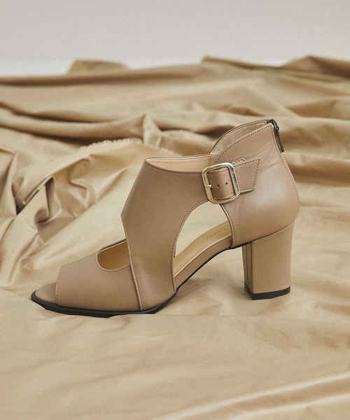 UNITED TOKYO(ユナイテッドトウキョウ)の「バックルブーツサンダル(サンダル・レディース・ブラック/ベージュ・2/1)」の15枚目の写真