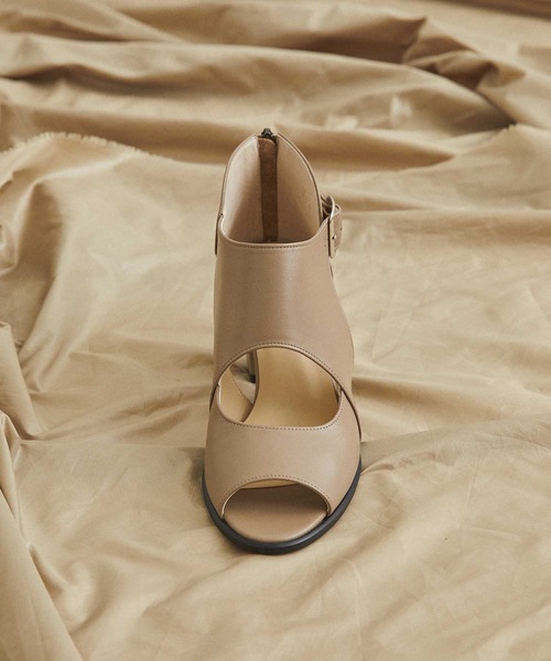 UNITED TOKYO(ユナイテッドトウキョウ)の「バックルブーツサンダル(サンダル・レディース・ブラック/ベージュ・2/1)」の16枚目の写真