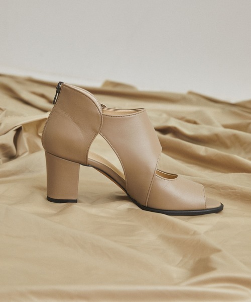 UNITED TOKYO(ユナイテッドトウキョウ)の「バックルブーツサンダル(サンダル・レディース・ブラック/ベージュ・2/1)」の14枚目の写真