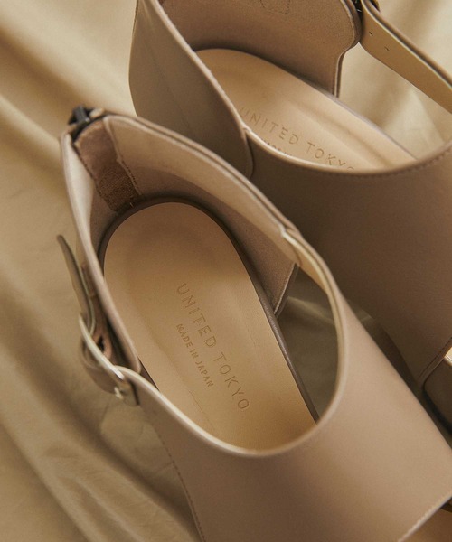 UNITED TOKYO(ユナイテッドトウキョウ)の「バックルブーツサンダル(サンダル・レディース・ブラック/ベージュ・2/1)」の9枚目の写真
