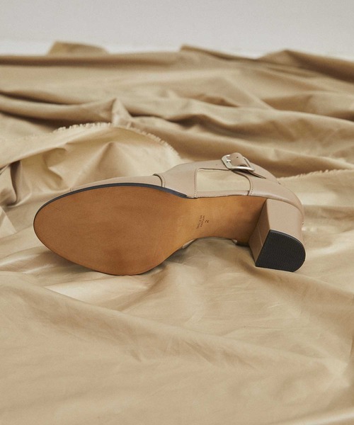 UNITED TOKYO(ユナイテッドトウキョウ)の「バックルブーツサンダル(サンダル・レディース・ブラック/ベージュ・2/1)」の13枚目の写真