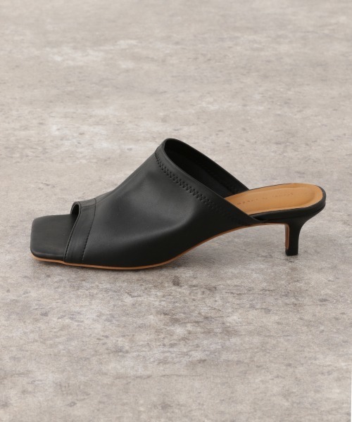 A part by（アパートバイ）の「Fレザーストレッチミュール　915599（サンダル・レディース・ホワイト/ブラック・MEDIUM/LARGE/37/38）」の10枚目の写真