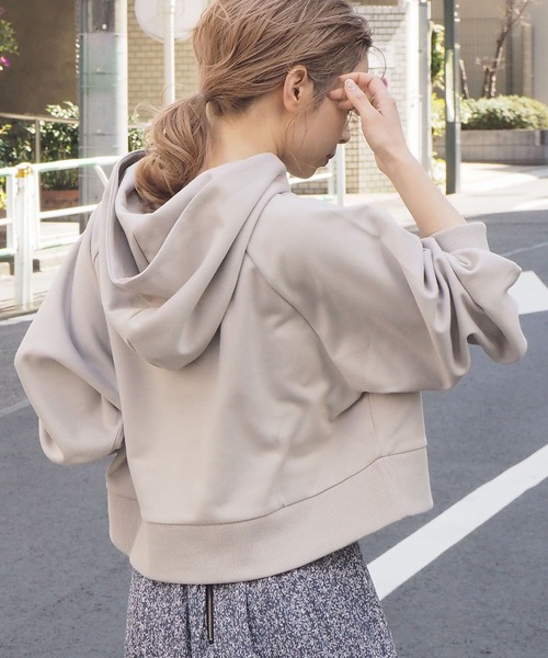 tiptop(ティップトップ)の「2021SS ダンボールニットショート丈フーディー(パーカー・レディース・ブルー/ベージュ/グリーン/スミクロ・FREE)」の3枚目の写真