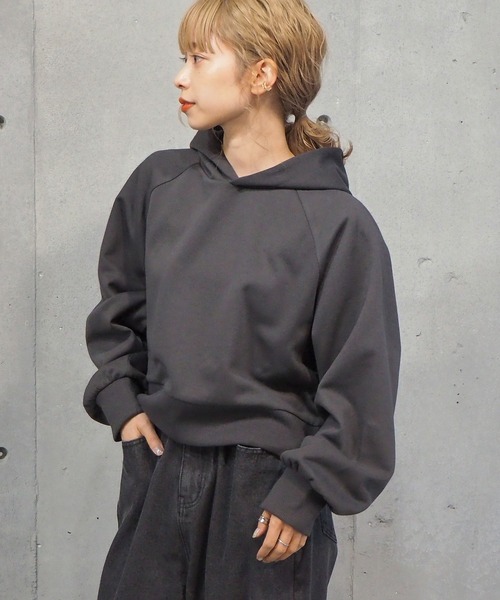 tiptop(ティップトップ)の「2021SS ダンボールニットショート丈フーディー(パーカー・レディース・ブルー/ベージュ/グリーン/スミクロ・FREE)」の7枚目の写真
