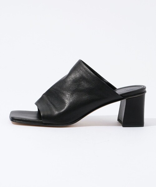 TOMORROWLAND （トゥモローランド）の「EDITION F レザー ヒールサンダル（サンダル・レディース・ブラック/ライトベージュ・36/37/38）」の3枚目の写真