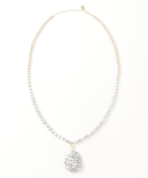 Ray BEAMS(レイビームス)の「STELLA&RUBY / ハウライト ロング ネックレス(ネックレス・レディース・ホワイト・ONE SIZE)」の1枚目の写真
