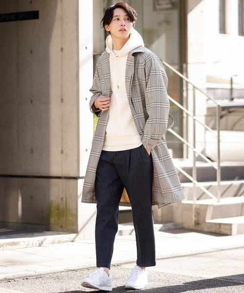 a.v.v（アーヴェヴェ）の「ライトダンボールプルオーバーパーカー[WEB限定サイズ]（パーカー・メンズ・ピンク/クリーム/ライトブルー/アイボリー/ベージュ/ミント・44/46/48/50/52）」の11枚目の写真