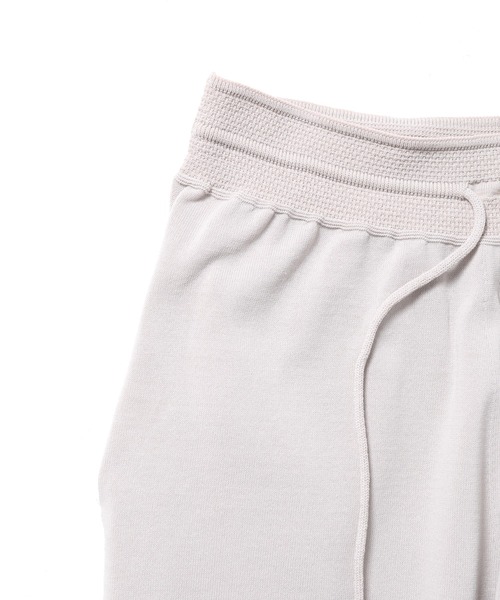 ADAM ET ROPE'(アダムエロペ)の「【ホールガーメント】無縫製 3Dニットパンツ/UNISEX(その他パンツ・メンズ・スミクロ/ライトグレー・L/M)」の9枚目の写真