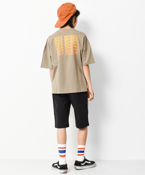 RAT EFFECT(ラットエフェクト)の「グラデーションロゴプリントビッグTシャツ(Tシャツ/カットソー・キッズ・チャコールグレー/ブラック/パープル/ライトグレー/ベージュ・160/140/120/150/130)」の18枚目の写真