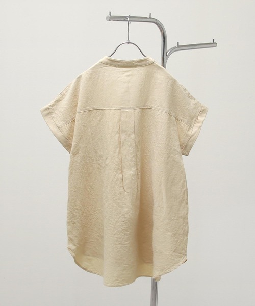 Chillfar（チルファー）の「スリットネックフレンチスリーブブラウス（シャツ/ブラウス・レディース・ベージュ/キャメル/チャコール・MEDIUM/LARGE）」の7枚目の写真