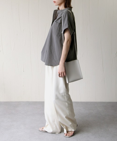 Chillfar（チルファー）の「スリットネックフレンチスリーブブラウス（シャツ/ブラウス・レディース・ベージュ/キャメル/チャコール・MEDIUM/LARGE）」の10枚目の写真