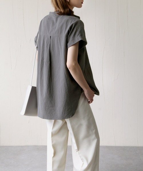 Chillfar（チルファー）の「スリットネックフレンチスリーブブラウス（シャツ/ブラウス・レディース・ベージュ/キャメル/チャコール・MEDIUM/LARGE）」の12枚目の写真