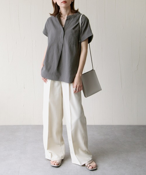 Chillfar（チルファー）の「スリットネックフレンチスリーブブラウス（シャツ/ブラウス・レディース・ベージュ/キャメル/チャコール・MEDIUM/LARGE）」の14枚目の写真