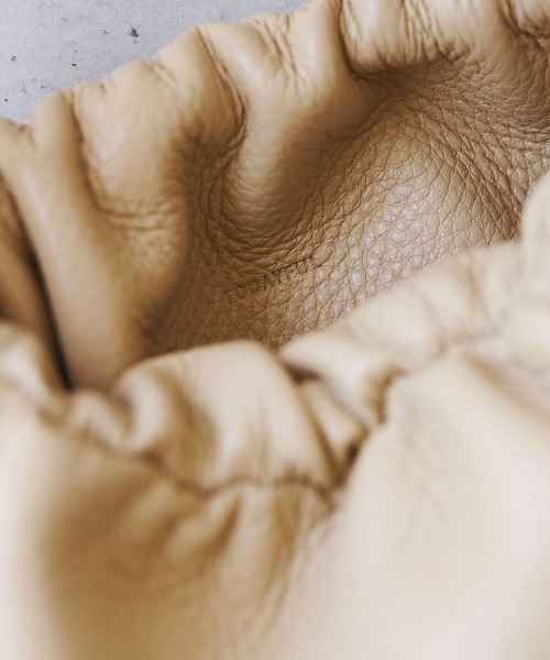 TODAYFUL（トゥデイフル）の「TODAYFUL(トゥデイフル) "Leather Square Bag"レザースクエアバッグ/12121006（ハンドバッグ・レディース・アイボリー/ブラック・38）」の6枚目の写真