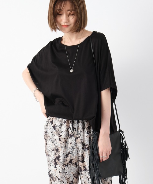 RIVE DROITE（リヴドロワ）の「シンプルながら一枚でサマになる　バルーンオーバーカットソー（Tシャツ/カットソー・レディース・ブラック/ホワイト系その他/カーキ・FREE）」の6枚目の写真