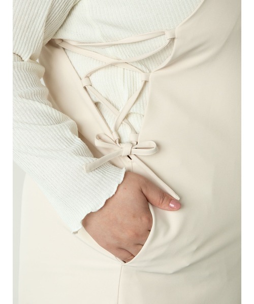 SLURR(スラ―)の「【ラ・ファーファ9月号掲載】<大きいサイズ>サイドレースアップサロペット(サロペット/オーバーオール・レディース・ブラック/チョコ/その他8・L)」の11枚目の写真