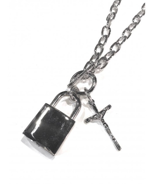 XU（エックスユー）の「【XU】cross padlock necklace（ネックレス・メンズ・シルバー・SMALL/LARGE）」の4枚目の写真