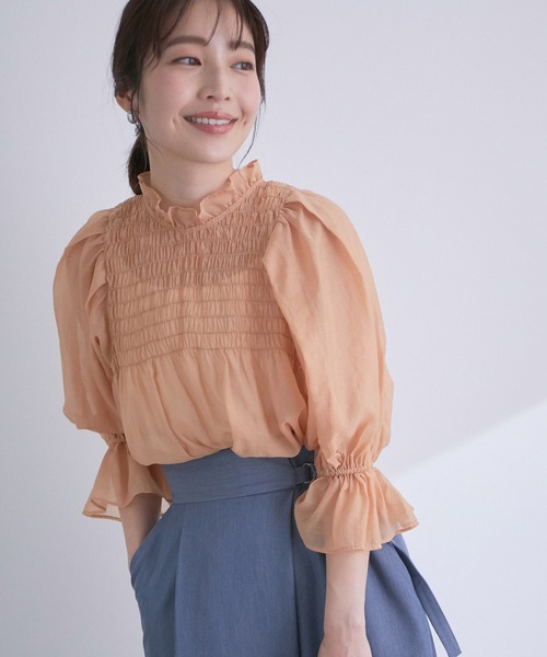 【高橋愛さんコラボ】上品な透け感で透明感をプラス。シアーブラウス