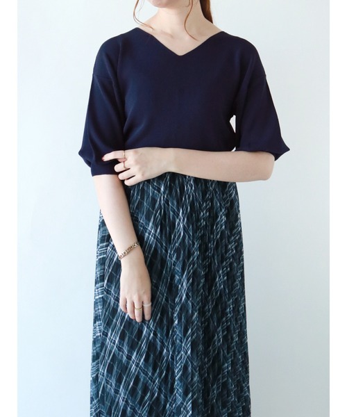 Te chichi(テチチ)の「ボリュームスリーブニットプルオーバー(ニット/セーター・レディース・オフホワイト/グリーン/ネイビー・フリ-)」の3枚目の写真