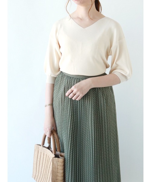 Te chichi(テチチ)の「ボリュームスリーブニットプルオーバー(ニット/セーター・レディース・オフホワイト/グリーン/ネイビー・フリ-)」の2枚目の写真