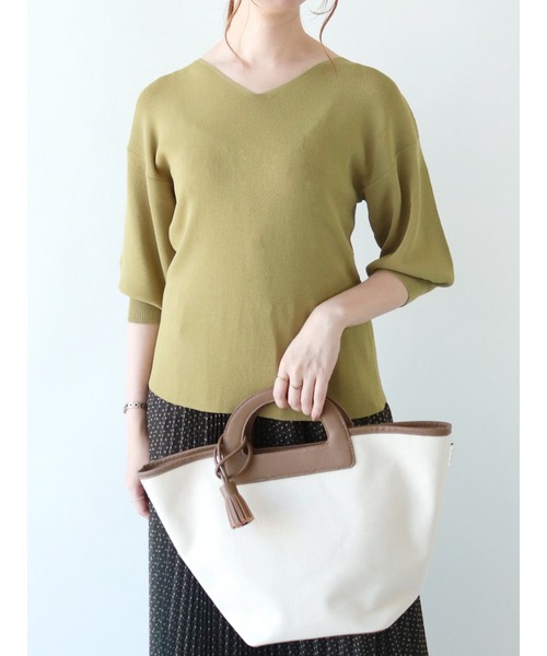 Te chichi(テチチ)の「ボリュームスリーブニットプルオーバー(ニット/セーター・レディース・オフホワイト/グリーン/ネイビー・フリ-)」の1枚目の写真