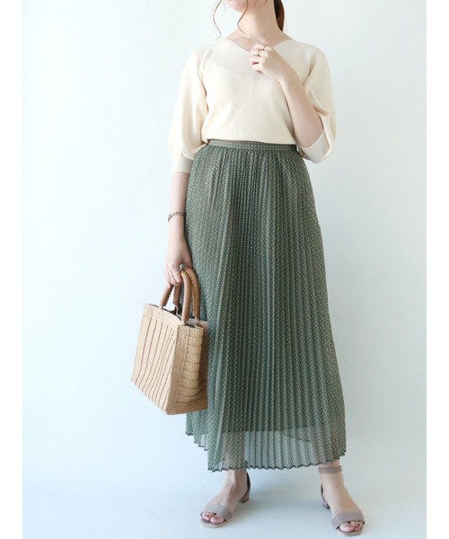 Te chichi(テチチ)の「ボリュームスリーブニットプルオーバー(ニット/セーター・レディース・オフホワイト/グリーン/ネイビー・フリ-)」の6枚目の写真