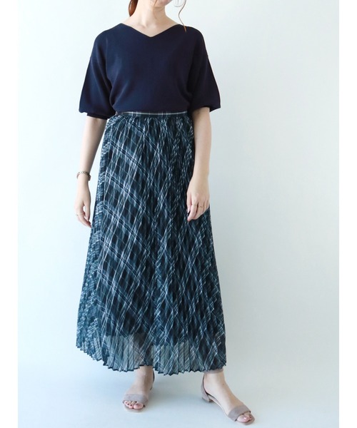 Te chichi(テチチ)の「ボリュームスリーブニットプルオーバー(ニット/セーター・レディース・オフホワイト/グリーン/ネイビー・フリ-)」の8枚目の写真