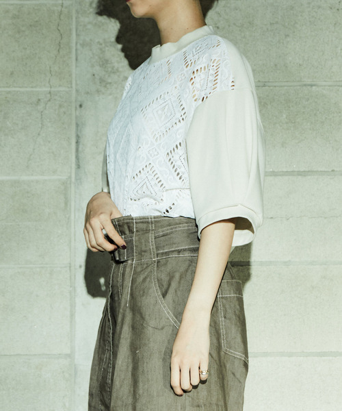 alcali(アルカリ)の「レース切替ショートトップス(Tシャツ/カットソー・レディース・キャメル/オフホワイト/ブラック・FREE)」の4枚目の写真