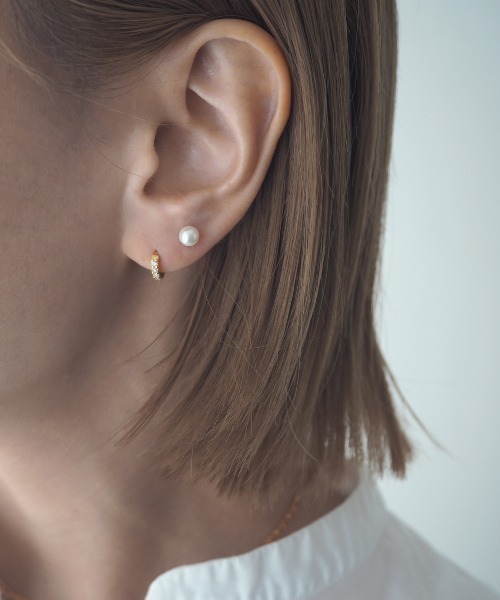 Jenny BY IMMANOEL（ジェニーバイイマノエル）の「silver925　パール付きボルトピアス　片耳（ピアス（片耳用）・レディース・シルバー/ゴールド・FREE）」の9枚目の写真