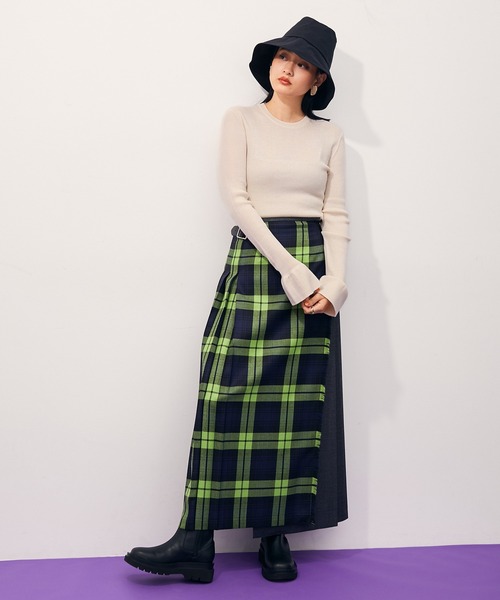 ADAM ET ROPE'（アダムエロペ）の「アンチピリングリブクルーネック（ニット/セーター・レディース・ブラック/サックスブルー/ピンク/キナリ・FREE）」の5枚目の写真