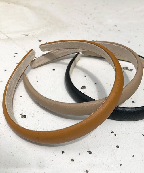 DouDou（ドゥドゥ）の「PUスリムクッションカチューシャ（カチューシャ・レディース・ブラック/キャメル/ベージュ・FREE）」の3枚目の写真